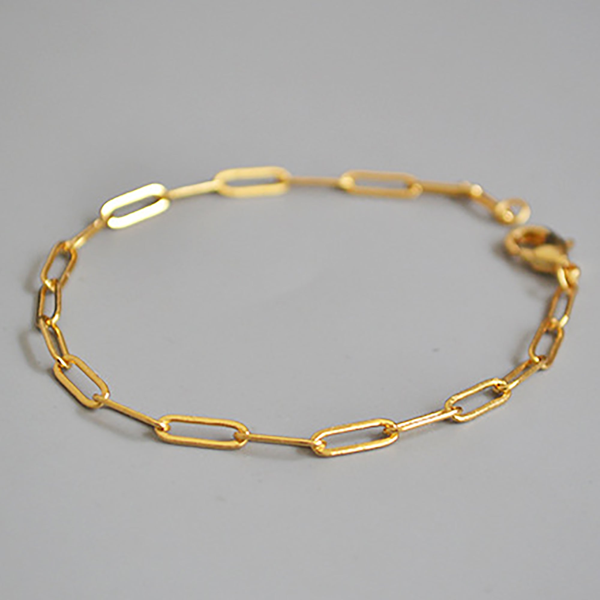 18K Gold Metal Chain Bracelet Gift Wedding diamond Birthday Valentine Holiday Season KOL Influencer anniversay