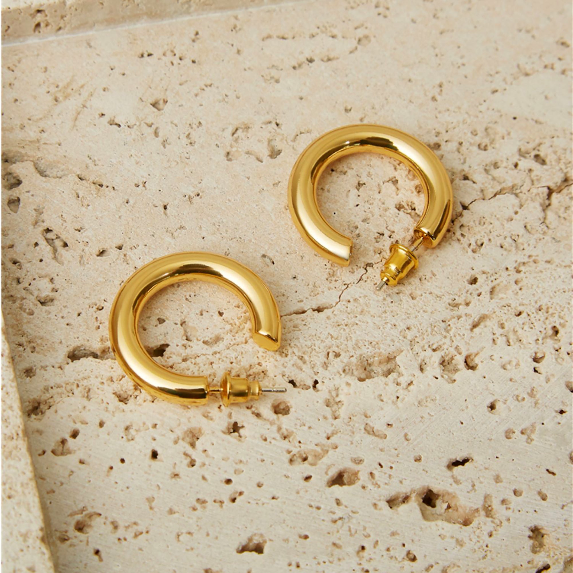 2cm 18K Gold Plated Hoop Earrings Gift wedding influencer styling KOL / Youtuber / Celebrity / Fashion Icon