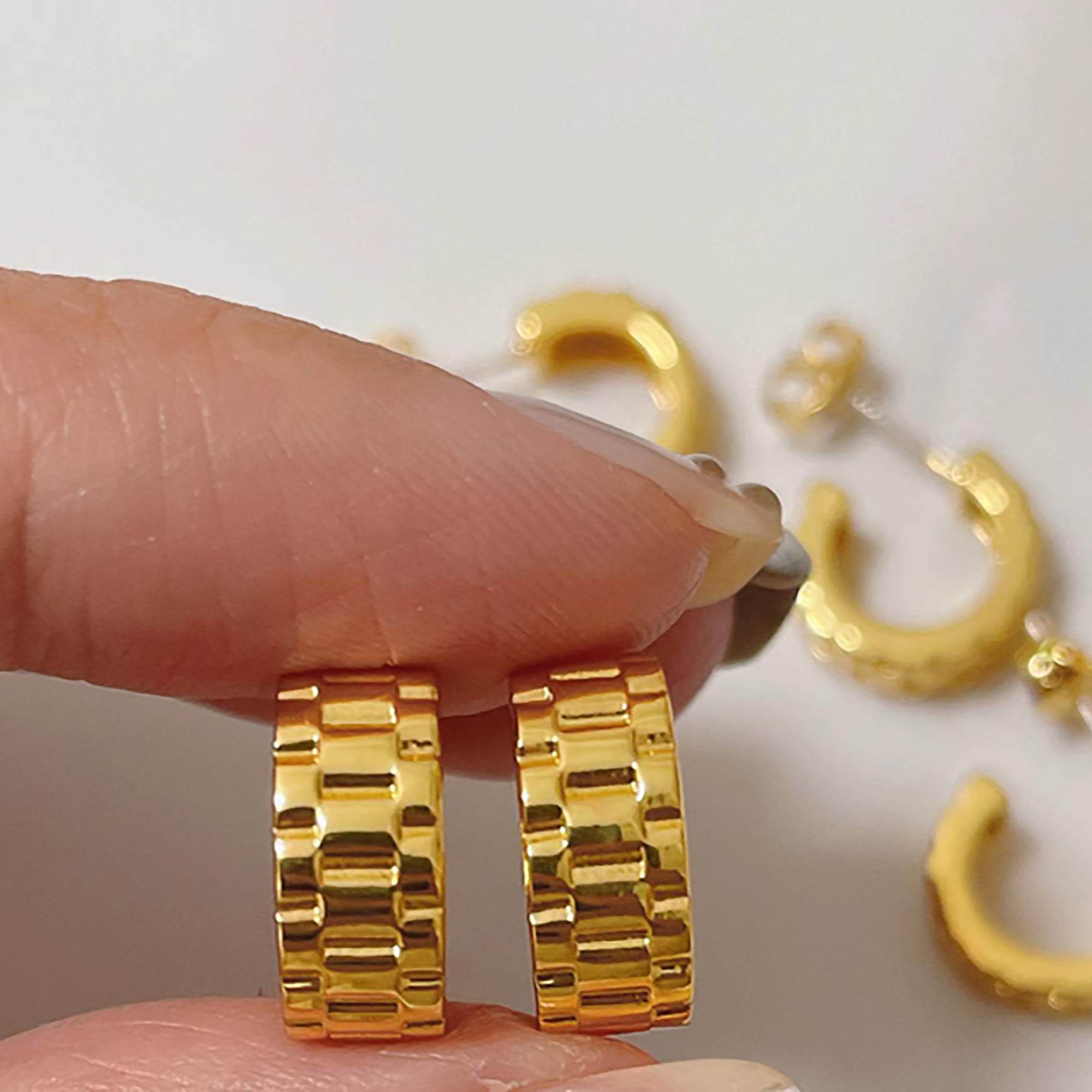 Vintage 18K Gold Hoop Earrings Gift Valentine day KOL Birthday Gift