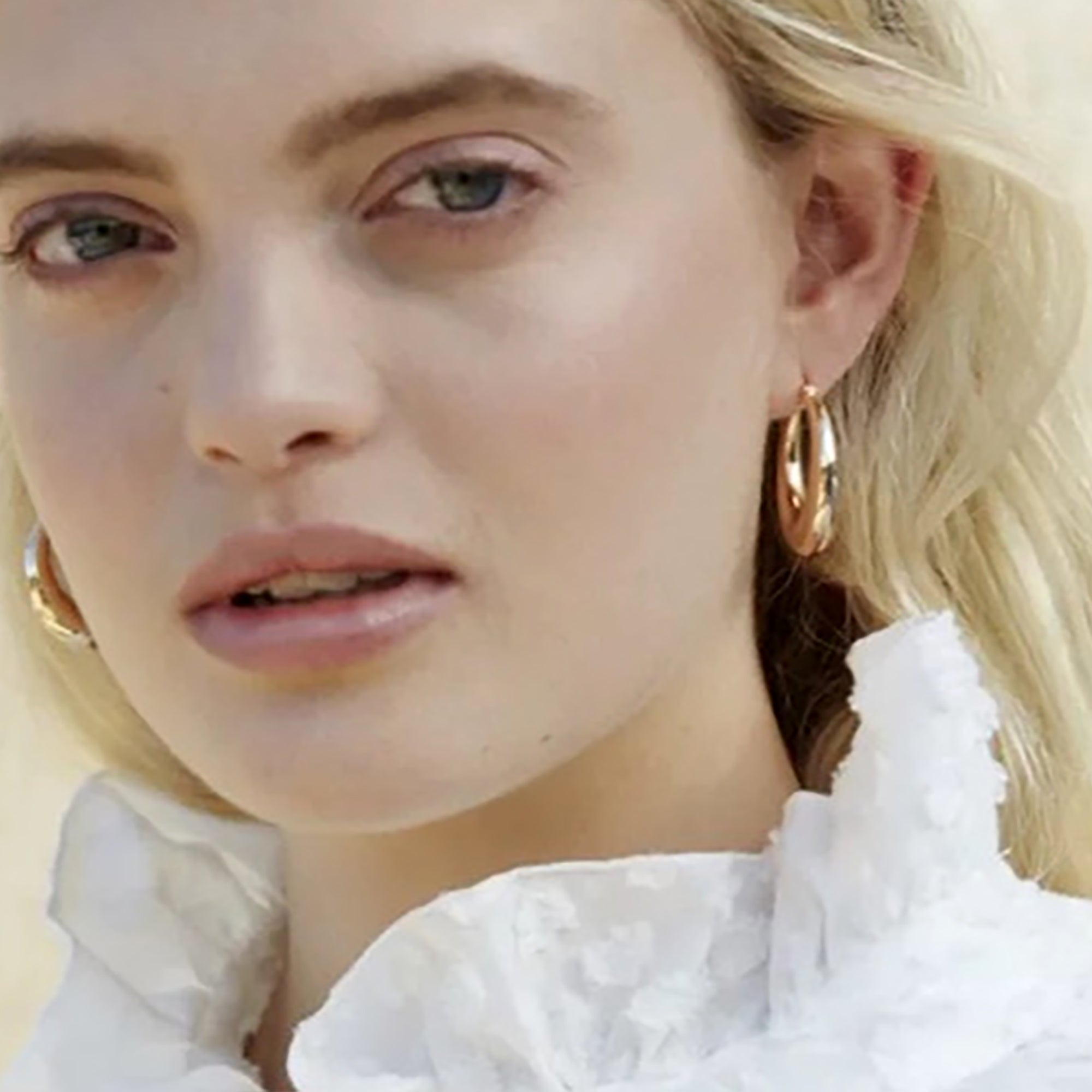2.5cm Gold Plated Hoop Earrings Gift wedding influencer styling KOL / Youtuber / Celebrity / Fashion Icon