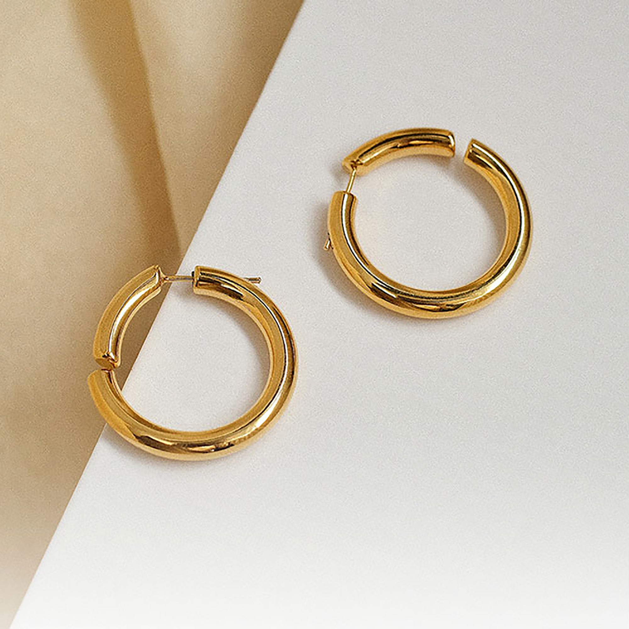 18K Gold Plated Deco Hoop Earrings Gift wedding influencer styling KOL / Youtuber / Celebrity / Fashion Icon