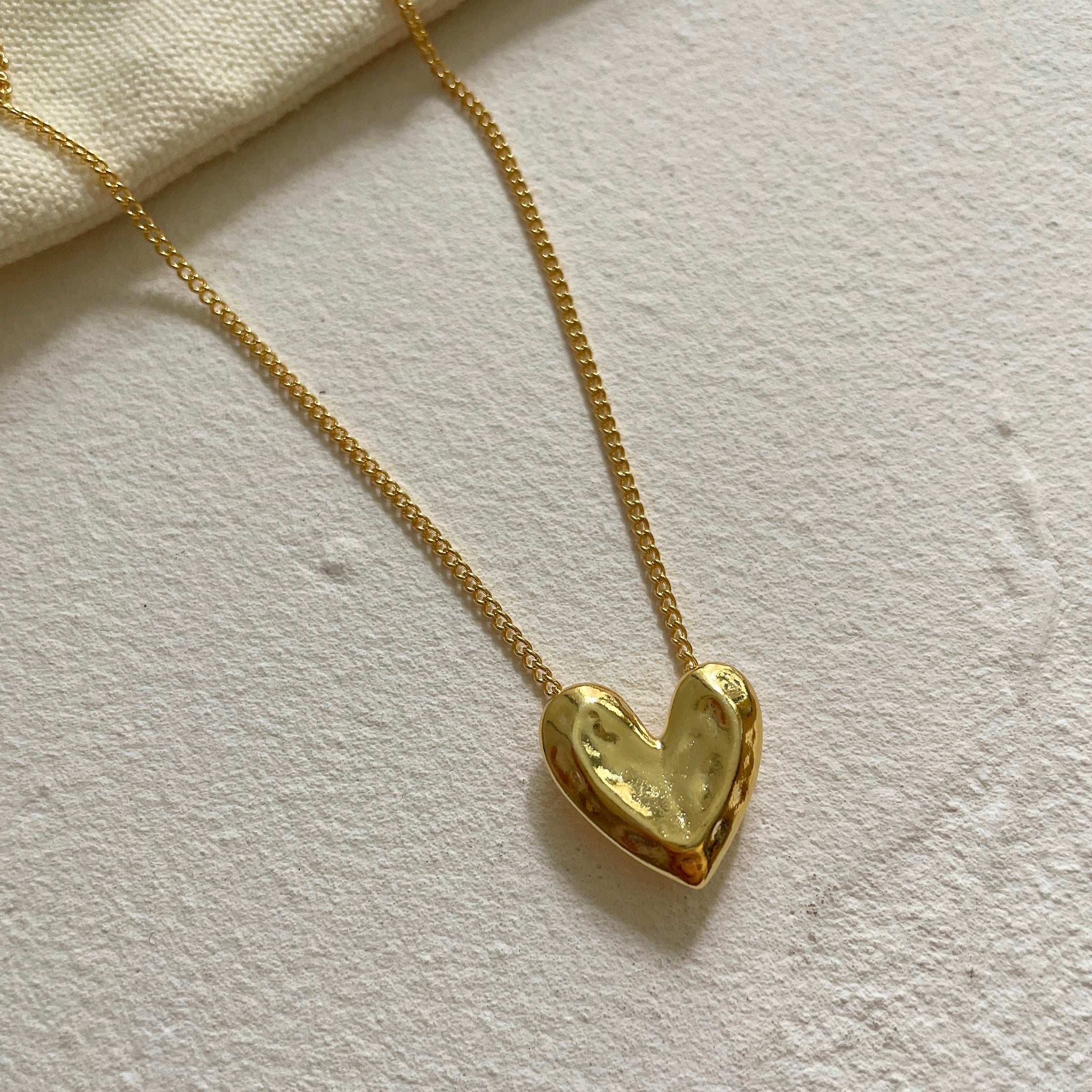 18K Gold Plated Heart Necklace Gift wedding influencer styling KOL / Youtuber / Celebrity / Fashion Icon picked