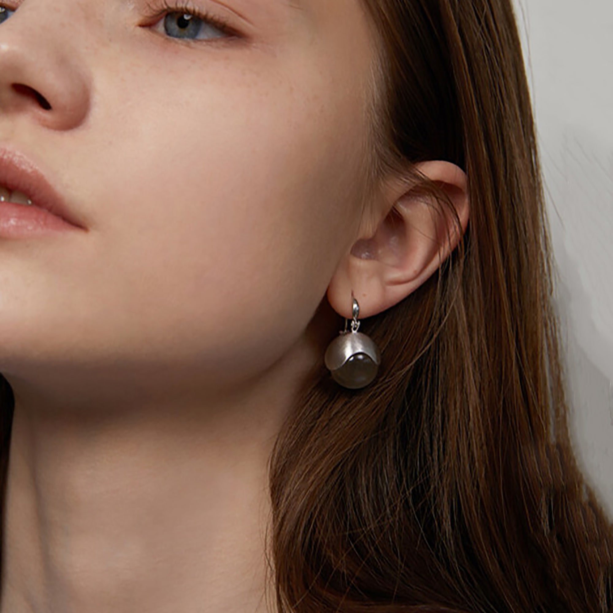 Round Shape Dangle Earrings Gift wedding influencer styling KOL / Youtuber / Celebrity / Fashion Icon