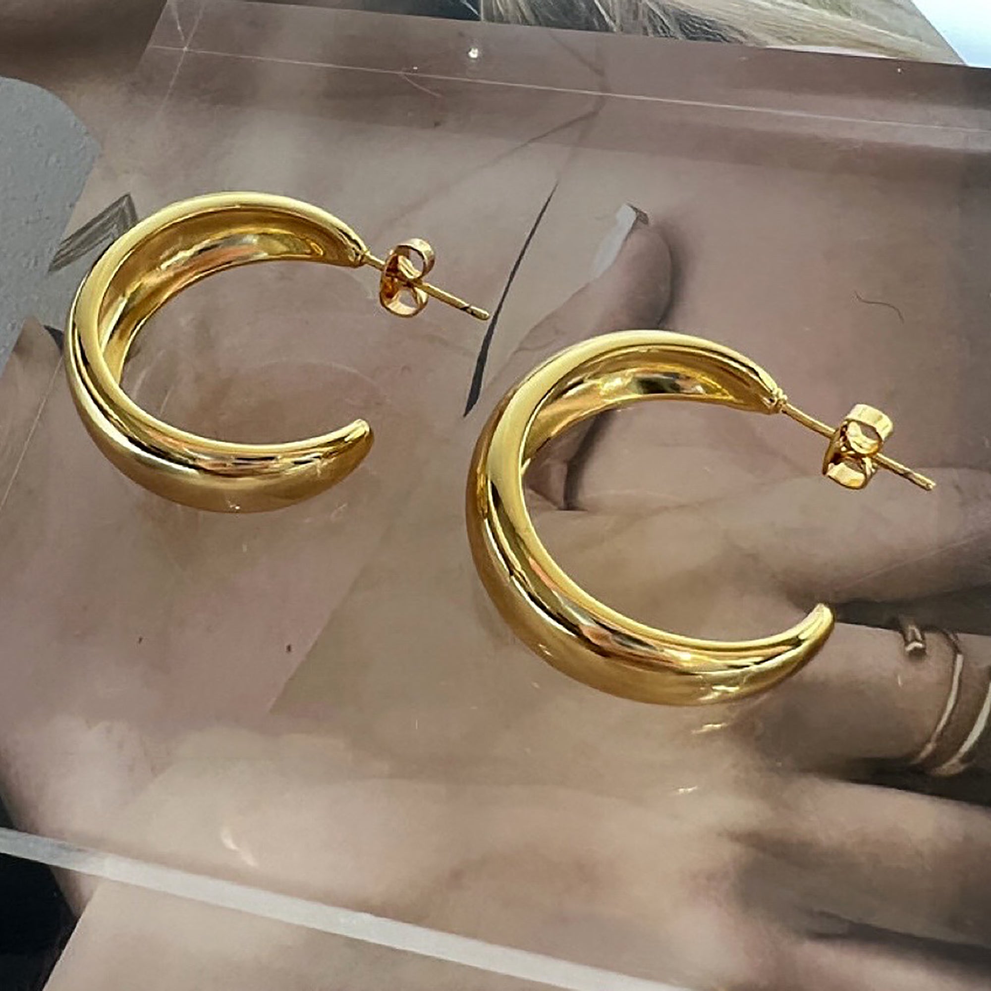 Vintage Gold Plated C Hoop Earrings Gift wedding influencer styling KOL / Youtuber / Celebrity / Fashion Icon
